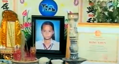 ປະທານປະເທດ ຝາກຈົດໝາຍຍ້ອງຍໍຄອບຄົວນັກຮຽນຍິງທີ່ໄດ້ກູ້ເອົາຊີວິດຜູ້ຖືກຈົມນ້ຳ